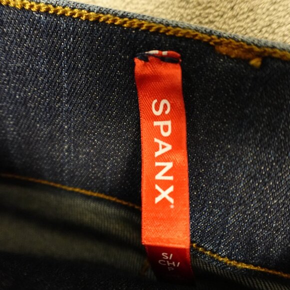 Spanx SPANXshape Original EveryWear Flare Jeans Women's small Petite Blue Denim - Picture 3 of 13